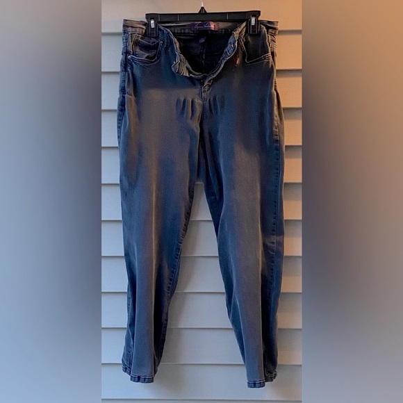 Well Worn Gloria Vanderbilt Sz-16/18 Petite Stylish Black Jeans w/Great Stretch🖤 - Picture 6 of 16